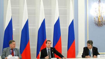Медведев надеется, что вузы в РФ скоро избавятся от 