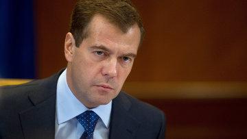 Медведев: трудоустройство выпускников скажется на финансировании вузов