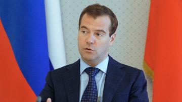 Медведев поручил ввести студентов в попечительские советы вузов